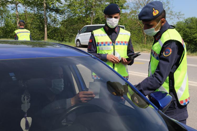 <p>Bir ay boyunca &uuml;lke genelinde meydana gelen 44 bin 962 kazada 228 kişi hayatını kaybederken yaralanan 24 bin 204 kişi hastanelerde tedavi altına alındı.</p>
