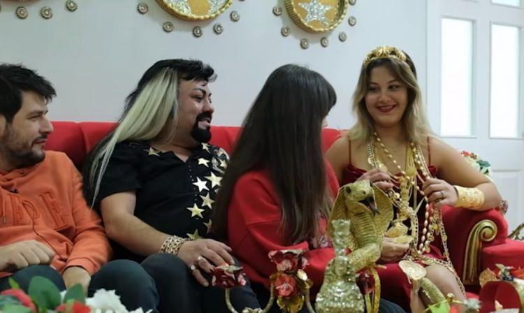 <p><strong>İşte Kobra Murat'ın çok merak edilen kızı Sergül ve altınları....</strong></p>