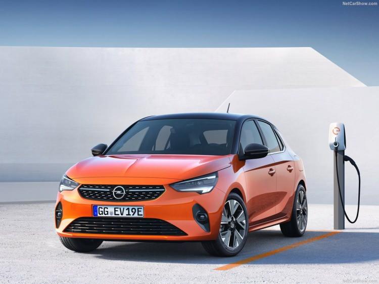 <p>Lansmana özel olarak yeni model, Opel Türkiye’nin 17 farklı bayisinde*, 1 yıllık EUREKO kasko desteğiyle, 120 bin TL için; 12 ay %0 faiz finansman kampanyası ve 1 yıllık Eşarj bakiye kampanyası ile sunuluyor. </p>
