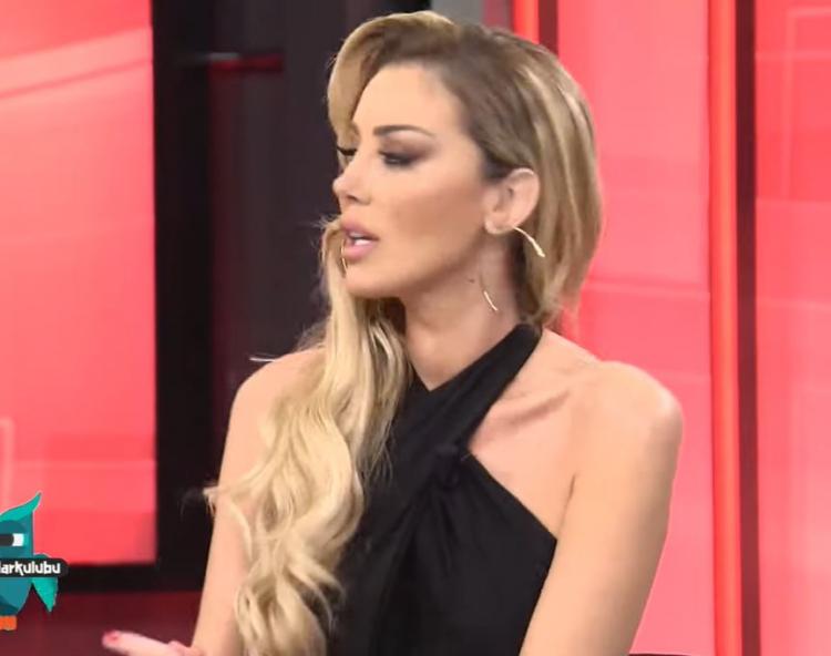 <p><strong>Bayülgen “sen şimdi 40 yaşında mısın?” sorusu sordu. Dinçöz “ne manyak bir soru bu ya?” yanıtını verdi. Sorusunu yineleyen Bayülgen “42 mi? 40 mı? Ne var bu çok güzel bir yaş değil mi?” şeklinde yöneltti. Dinçöz “18 Okan, şuan hissettiğim, şuan kodladığım yaş 25. Ben sana soruyor muyum yaşını?” ifadelerini kullandı. </strong></p>
