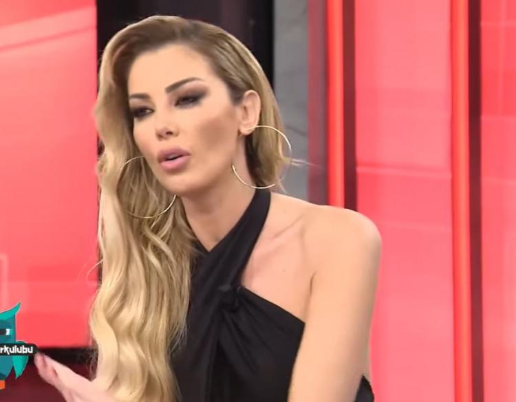 <p><strong>Bu açıklamasıyla hayranlarını üzen Dinçöz, Bayülgen'e verdiği cevapla da güldürdü. </strong></p>
