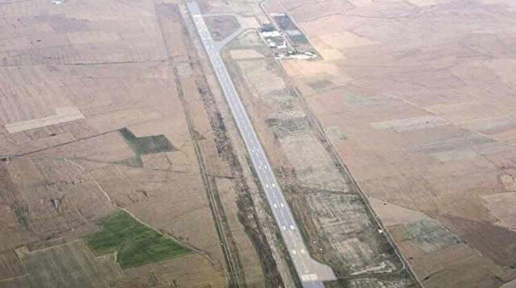 <p>Tatar, "Geçitkale Havaalanı'nda İHA, İskele-Gazimağusa bölgesinde de deniz üssü kurma çalışmaları devam ediyor. Geçitkale, TSK'ya İHA konuşlandırılması için verilmiştir. Dolayısıyla oradaki çalışmalar o anlamda devam ediyor. Deniz üssü konusunda da birtakım çalışmalar olduğunu biliyorsunuz. Bunlar en üst düzeyde değerlendiriliyor." diye konuştu.</p>