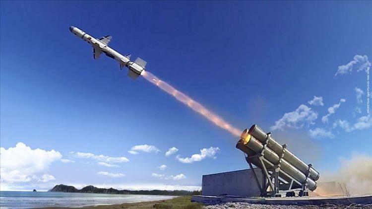 <p><strong>- Çok hızlı şekilde denizlerin kontrolü sağlanacak</strong></p>
<p>Barbaros'un HAVELSAN tarafından geliştirilen ve birçok platforma entegre edilen Advent Savaş Yönetim Sistemi ile entegre olarak Deniz Kuvvetlerinin kullandığı ağa direkt adapte olacağını, orayla bilgi alışverişi yapabileceğini anlatan İkinci, "Bu sistem sayesinde ülkemizin her noktasında çok hızlı şekilde kurulup, çok hızlı şekilde denizdeki kontrolü sağlayabilecek mobil sistemleri hayata geçirmiş olacağız." diye konuştu.</p>