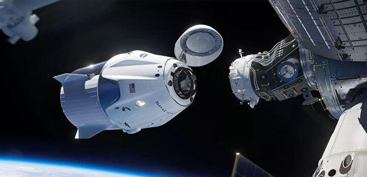 <p>Milyarder, Amerikan uzay mekiği üreticisi SpaceX roketiyle 2023'te gerçekleşecek Ay seyahatinin masraflarını üstlenecek.</p>
