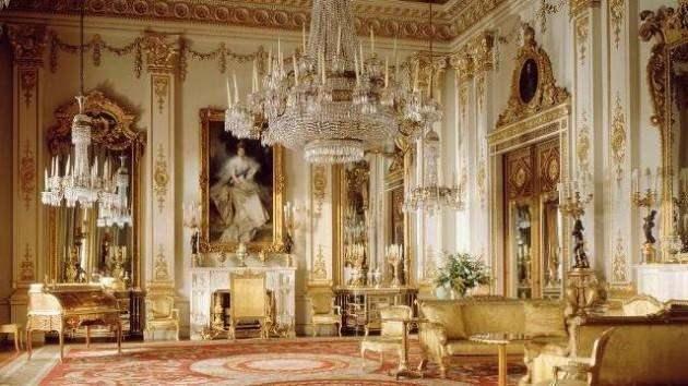 <p>İngiltere Buckingham sarayında 602 oda bulunuyor.</p>