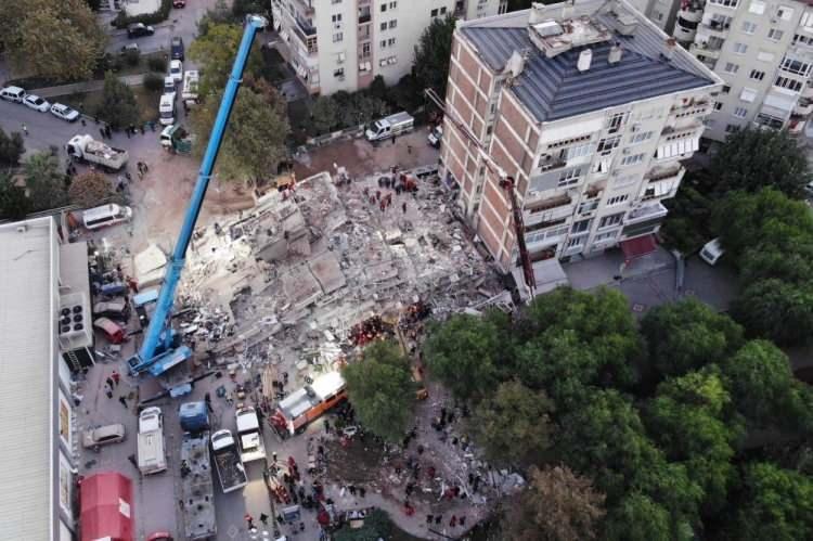 <p>Tutuklu sanık Çetin Doğan ise en iyi malzemeyi kullandığını savunarak, “Biri sürü bina yaptım, hiçbir hasar yok. Suçlamaları kabul etmiyorum. Yıkılan binayla ilgili tahribat söz konusudur. Cezaevi şartlarında yaşayamıyorum. Çok sağlık sorunum var. Tahliyemi istiyorum” ifadelerini kullandı.</p>
