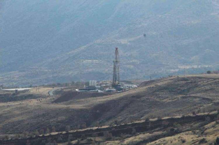 <p>Gabar Dağı'ndaki 150 milton varillik net petrol rezervi keşfiyle Türkiye'nin üretlebilir petrol rezervi yaklaşık 600 milyondan varile yükseldi.</p>
