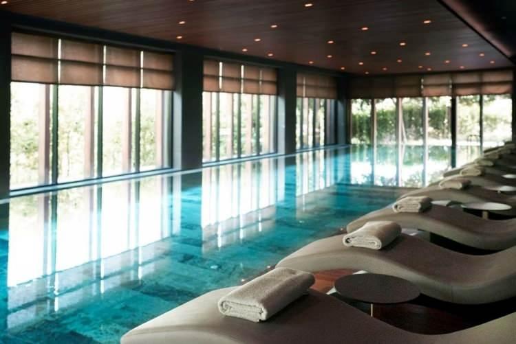 <p><strong>Örnek 6: </strong>Termal otel işleten (F) tarafından, otelin bünyesinde bulunan SPA ve yüzme havuzu alanlarında, otelde konaklamayanlara günübirlik hizmet verilmesi halinde bu hizmet konaklama vergisine tabi değildir.</p>
