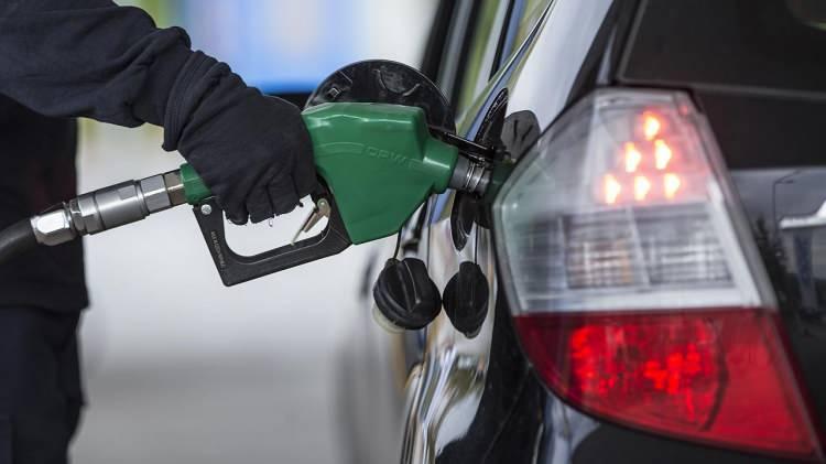 <p> Aynı dakikalarda Batı Teksas türü (WTI) ham petrolün varili 76,63 dolardan alıcı buldu.</p>
