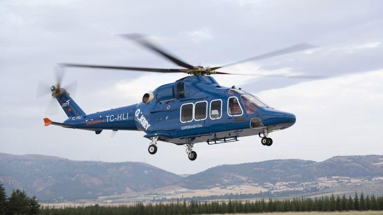 <p>Yerli imkanlarla geliştirilip üretilen Gökbey helikopterinin 2023 yılının ilk yarısında yerli motorla uçuş yapması hedefleniyor.</p>

<p> </p>
