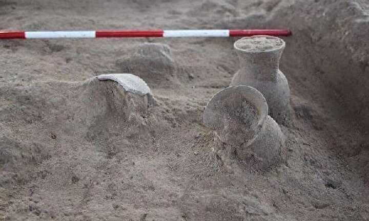 <p>İngiltere'de arkeologlar bir inşaatın kazı sahasında ilk Hristiyan önderlerden biri olabileceği düşünülen bir kadının mezarını ortaya çıkarttı.</p>
