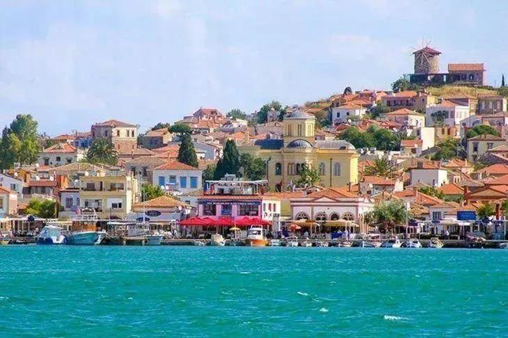 <p><strong>BALIKESİR</strong></p>

<p>Erkek: 74.8</p>

<p>Kadın: 80.6</p>

<p>Genel Ortalama: 77.6</p>
