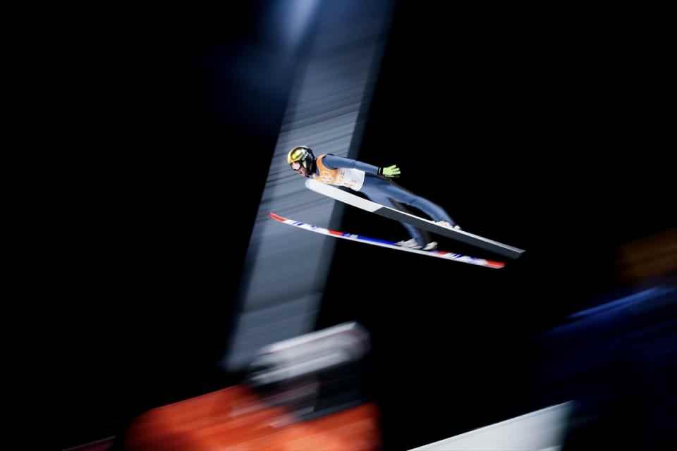<p> Pekin Kış Olimpiyat Oyunları’nda erkekler kayakla atlama takım müsabakalarında Rusya Olimpiyat Komitesi sporcusu Mikhail Nazarov mücadele etti.</p>