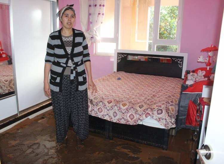 <p>Antalya'da etkili olan kuvvetli yağış su baskınlarına sebep oldu.</p>

<p> </p>

