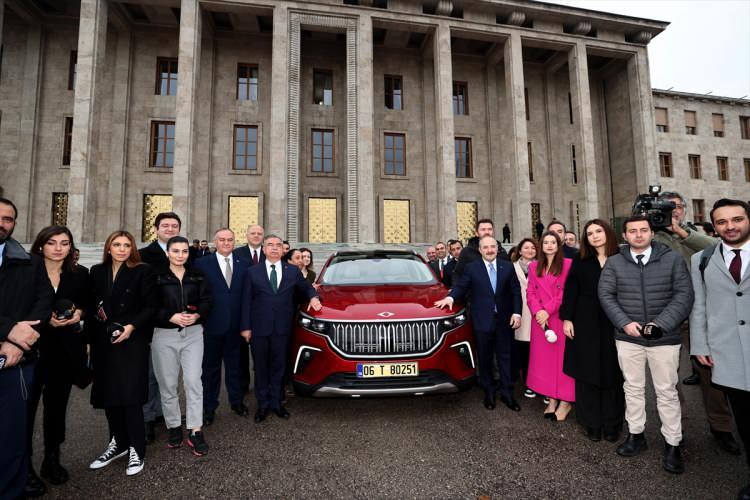 <p>Devrim'den 61 yıl sonra gerçekleşen buluşma ise Sanayi ve Teknoloji Bakanı Mustafa Varank'ın girişimiyle oldu. </p>
