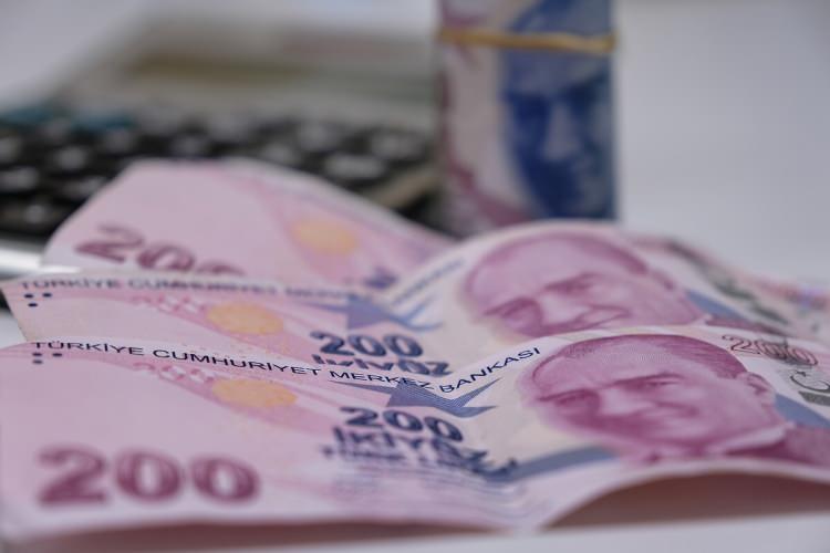 <p>Çalışma ve Sosyal Güvenlik Bakanı Vedat Bilgin, kamuoyunun beklentisinin ise 8 bin liranın üzerinde olduğunu açıkladı. </p>
