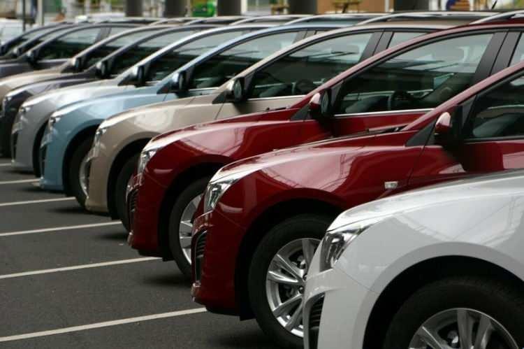 <p>Trafik sicil belgesi uygulamasının sigortacılık sektöründe bir devrim olacağını iddia eden Eroğlu, "Şoförlerin trafik geçmişini işletmelere sunma zorunluluğu ya da imkanı getireceğiz. Trafik geçmişi şu anda sunulmuyor ama bu imkan getirildikten sonra kişi kendi geçmişini görebilecek. </p>
<p> </p>