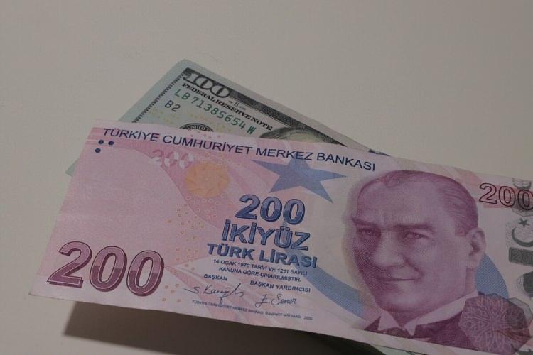 <p>TÜRK-İŞ ilk toplantıya açlık sınırı ile oturmuş ikinci toplantıda ise gelir vergisinin düzenlenmesini masaya getirmesi bekleniyor.</p>