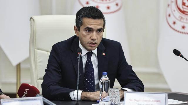 <p><strong>TİSK</strong>: Türkiye İşveren Sendikaları Konfederasyonu Yönetim Kurulu Başkanı Özgür Burak Akkol da "İşçilerimizin memnun olmadığı bir durumu arzu etmiyoruz." diyerek bir rakam vermemeyi tercih etti. </p>