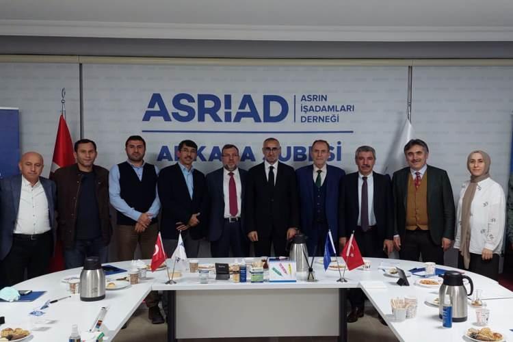 <p><strong>ASRİAD:</strong> Asrın İş İnsanları Derneği Genel Başkanı Adnan Danışman "Bu gerçekler ışığında asgari ücrete yüzde elli çerçevesinde zam düşünülmesi gerekmektedir." açıklamasında bulundu.</p>

<p> </p>
