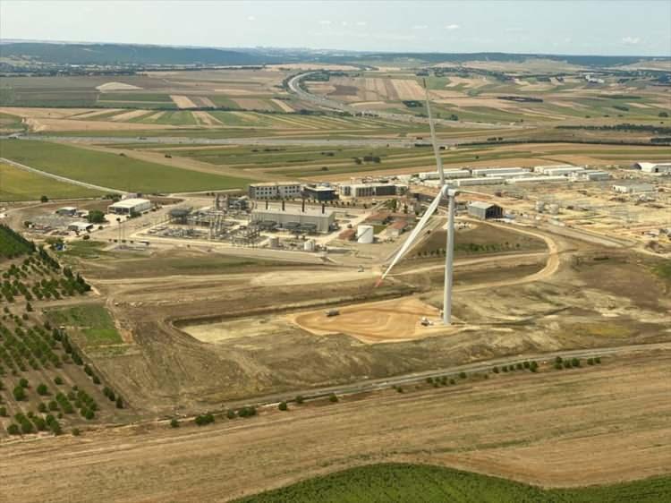 <p>Tuz Gölü tesislerinin de yeni kapasitesiyle hizmete girmesi Türkiye’nin doğal gaz depolama kapasitesini 10 milyar metreküpe ulaştıracak.</p>
