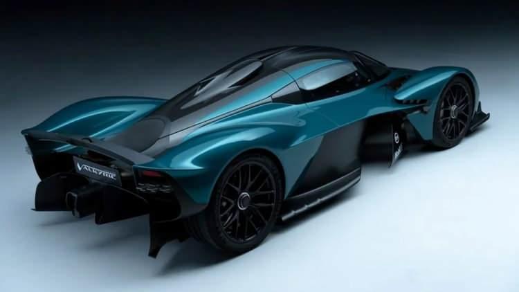 <p>İşte araba dünyasının en pahalı 10 arabası...</p>

<p> </p>

<p>10. Aston Martin Valkyrie -<strong> 2,6 - 3,25 Milyon Dolar</strong></p>
