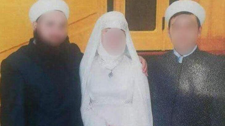 <p>“BAŞKA ÇOCUKLARLA BİRLİKTE KADİR’İN YANINA GİDİYORDU</p>

<p>"Kadir İstekli’nin 25 yıldan bu yana vakfın talebesi olduğunu söyleyen Yusuf Ziya Gümüşel, “Şu anda da vakıfta fahri okutman olarak çalışmaktadır. Ben ve Kadir İstekli Diyanet İşleri Başkanlığı’na bağlı personel değiliz. Memur sıfatımız da yoktur. Kızım bana eşinden ayrılmak istediği hakkında bir şey anlatmadı." dedi.</p>
