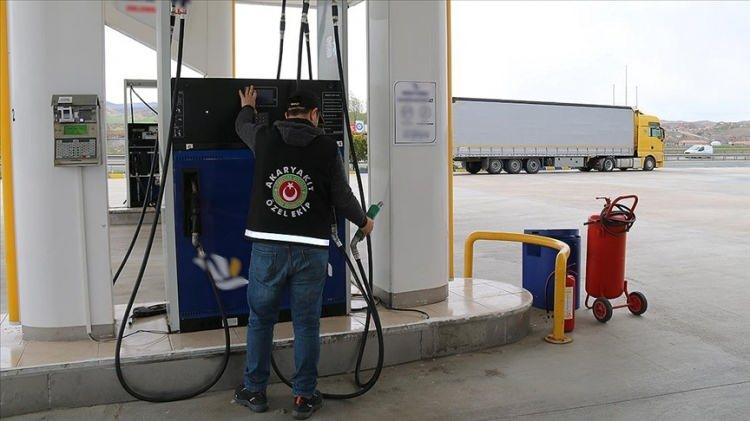 <p> Fed'in dünkü faiz kararının ardından gözler bugün Avrupa ve İngiltere merkez bankalarının toplantılarından çıkacak kararlara çevrildi.</p>
