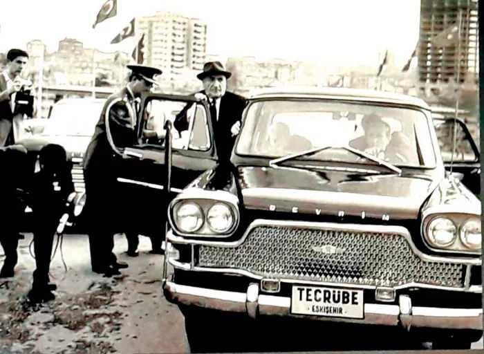 <p><strong>DEVRİM'İN HİKAYESİ</strong></p>
<p> </p>
<p>İlk yerli otomobil Devrim'in hikayesi, 16 Haziran 1961'de Ankara'da yapılan bir toplantıyla başladı. </p>