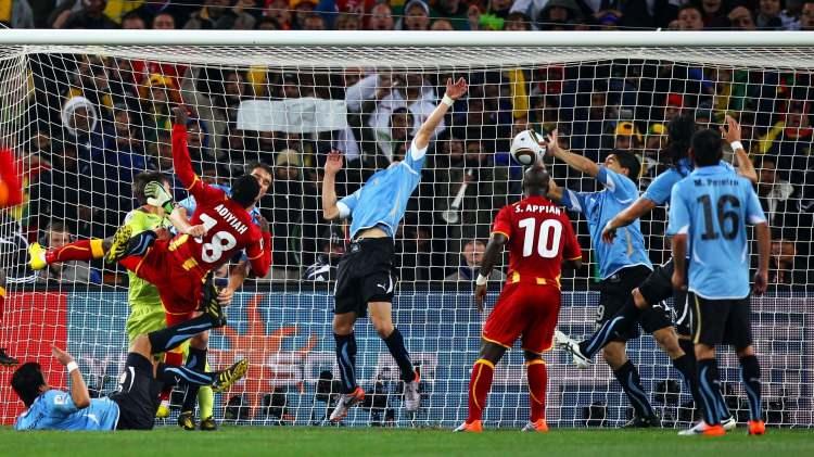 <p>2010 Dünya Kupası | Uruguay<br />
<br />
Uruguay, dönemin finalisti Hollanda'ya yarı finalde 3-2 kaybederek turnuvaya veda etti.</p>