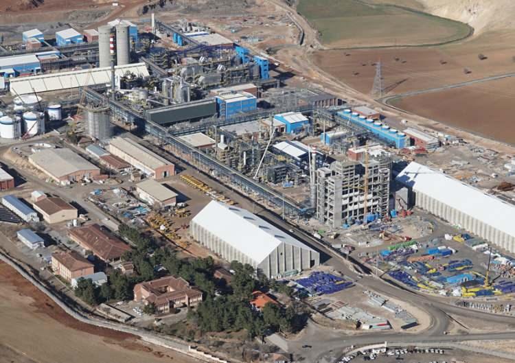 <p>Sektör temsilcilerine göre, Mardin’de 1,1 milyar dolar yatırım bedeliyle kurulan Eti Bakır Mazıdağı Metal Geri Kazanım ve Entegre Gübre Tesisleri, bataryaların ‘milyarlarca dolarlık dönüşümünde’ dünyanın yeni merkezi olabilir.</p>

<p> </p>
