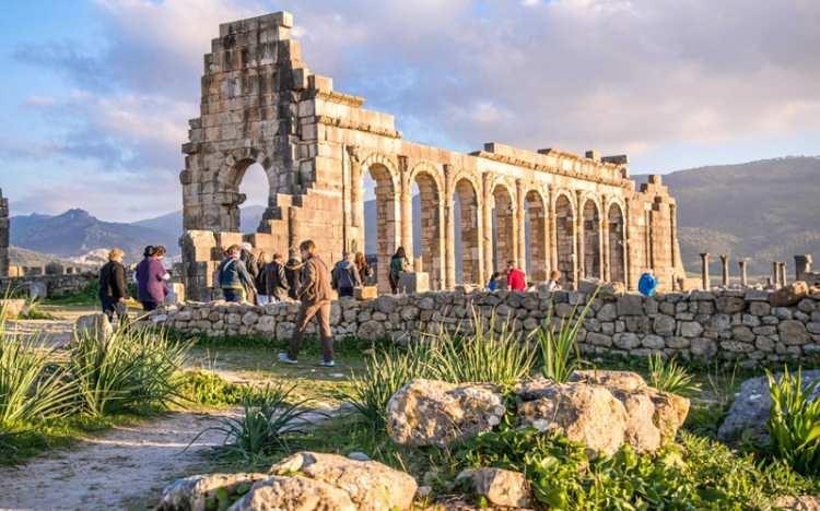 <p>600 bin kişinin yaşadığı Meknes, diğer Afrika ülkelerinin aksine daha yaşanabilir hava sıcaklıklarıyla emeklilerin dikkatini çerken, 76.2 puanla 8. sırada yer alıyor.</p>

<p> </p>
