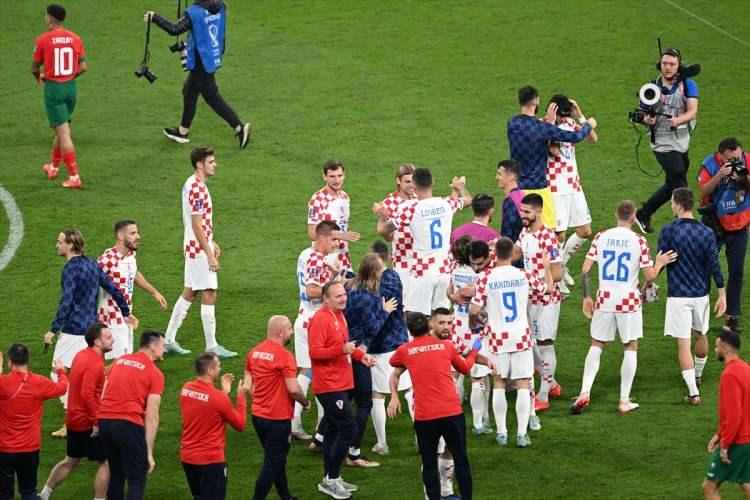 <p>2022 FIFA Dünya Kupası'nda Hırvatistan, Fas'ı 2-1 mağlup ederek dünya üçüncüsü oldu. Hırvatistan'da Beşiktaş'ın eski stoperi Vida üçüncülük zaferi yaşarken, sakatlığı sebebiyle bu maçta oynamayan Saiss dördüncülüğe razı oldu. </p>

<p> </p>
