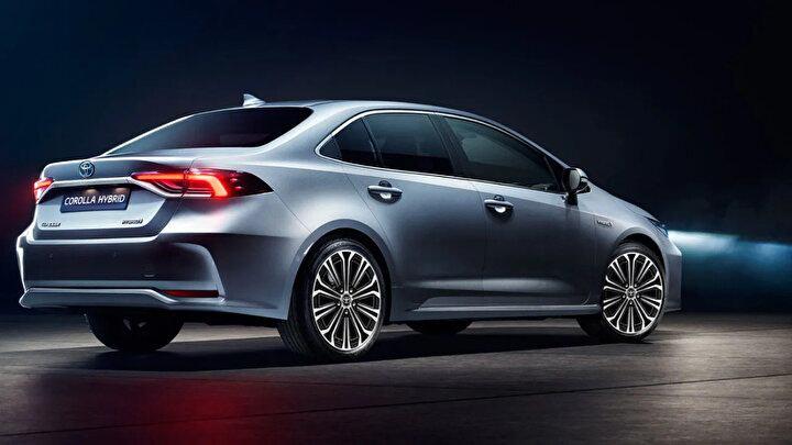<p>3 bin 755 adetle Toyota Corolla,</p>
