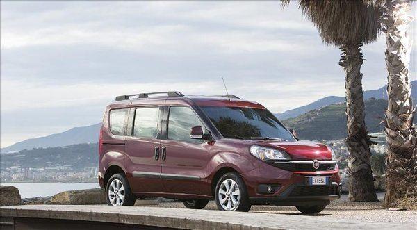 <p>Geçen ay ikinci el online hafif ticari araç pazarında 32 bin 495 adetlik satış gerçekleşti.<br />
<br />
Fiat Doblo, 4 bin 609 adetle kasım ayının en çok satılan hafif ticari modeli olurken, Ford Transit/Tourneo Courier 3 bin 865 satışla ikinci ve Fiat Fiorino 3 bin 834 adetle üçüncü sırada konumlandı.</p>