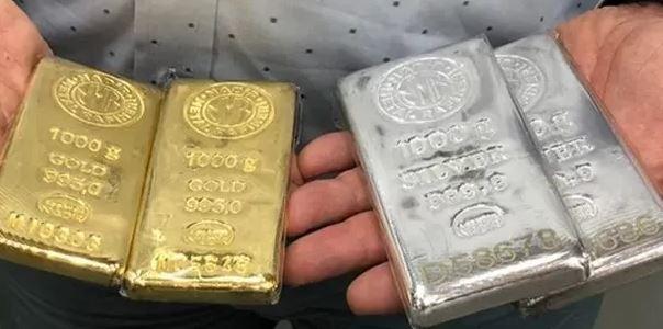 <p> 14 lira seviyesinde bir gram gümüş fiyatı var. Gümüş kraldır, gerisi teferruattır. Yeni rekorlar göreceğiz. Bizim seviyemiz, 20 lira seviyesiydi. </p>
