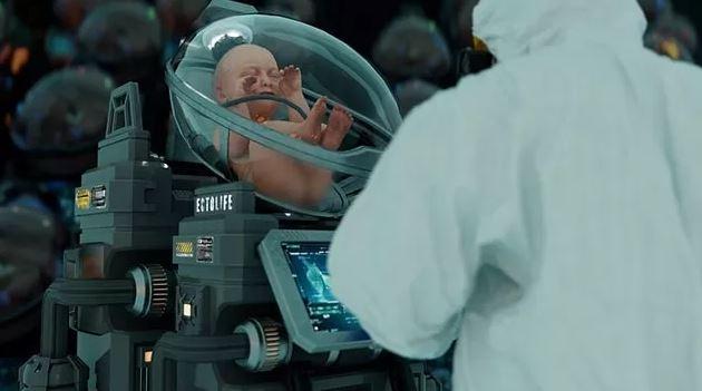 <p><strong>DÜNYAYI ŞOKE EDEN TEKNOLOJİ: YAPAY RAHİM</strong></p>

<p> </p>

<p>2022 yılına damga vuran bir teknoloji de bilim insanları tarafından tasarlanan EctoLife teknolojisi oldu. Yapay rahim teknolojisi, anne karnında bebeklerin büyüyüp, gelişmesini sağlayan doğal ortamın yapay olarak üretilmesi prensibine dayanıyor. Tasarlanan bu yapay rahim sayesinde, anne karnında büyüyemeyen veya erken doğan (prematüre) bebekler için bir çözüm olması beklenen bu teknoloji toplumsal açıdan oldukça endişe yarattı.</p>
