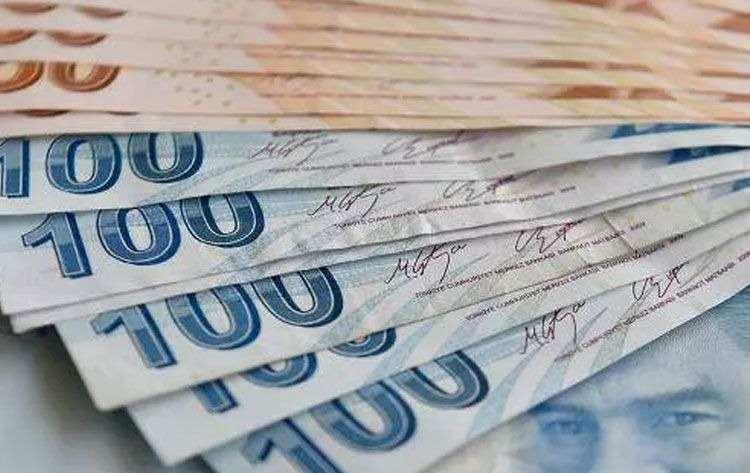 <p>Vergi Uzmanı Muhammet Bayram, emekli zammı ile ilgili açıklama yaptı. Bayram; Memur ve emekliler için artışlar enflasyon farkı kadar olacak yılın ikinci alt ayın enflasyon farkı kadar.</p>
