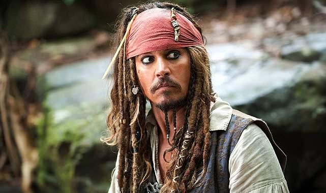 <p><span style="color:#008080"><strong>Minik çocuk, 'Karayip Korsanları' serisinde başrol olan Deep'i, Jack Sparrow karakterinde görmek isteyince ünlü aktör bu isteğe kayıtsız kalamadı.</strong></span></p>
