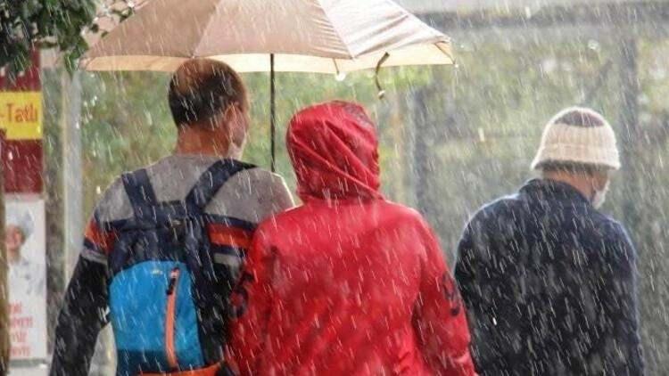 <p>MERSİN 10°C, 19°C<br />
Parçalı ve çok bulutlu, doğu çevreleri yerel kuvvetli olmak üzere, akşam saatlerinde sağanak yağışlı</p>