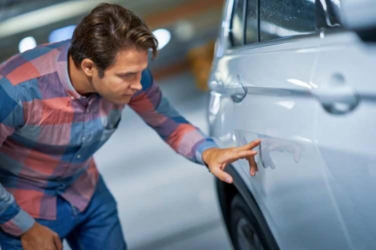 <p>Kaskonun teminatları kontrol edilerek çıkarmalar yapılabilir.</p>
<p>Aracınızla yurtdışına çıktığınızda karşılaşabileceğiniz hasarlar, terör zararları, afet zararları ve kemirgen hayvan zararları gibi teminatları çıkarılması durumunda kasko maliyeti düşecektir.</p>
<p> </p>