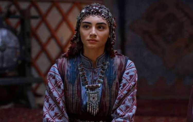 <p><span style="color:#B22222"><strong>"HİÇ Mİ KURULUŞ OSMAN İZLEMEDİN BATU!"</strong></span></p>

<p><strong>400 bin TL'yi alarak yarışmadan çekilmek zorunda kalan Alıcı sosyal medya kullanıcıları tarafından ilginç yorumlar aldı. İşte o yorumlar...</strong></p>
