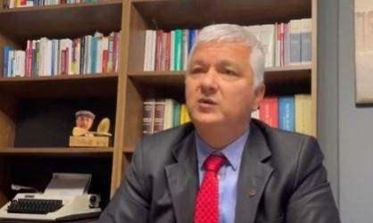 <p><strong>Ailenin avukatı Çapkın ise, "Ne ailenin ne de Neşet Ertaş'ın verdiği bir izin yok. </strong></p>
