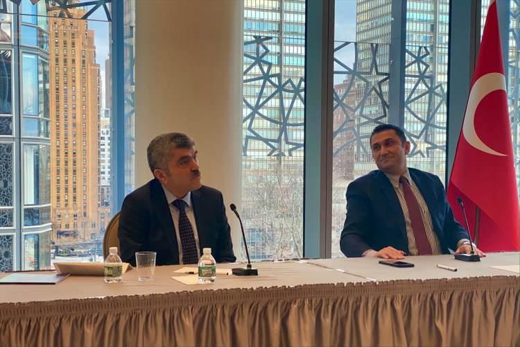 <p>- "BİRÇOK ÖĞRENCI TÜRKIYE'NİN SUNDUĞU IMKANLARDAN HABERSİZ"</p>
<p>Başkent Washington'dan gelerek programa katılan Eğitim Müşaviri Zeliha Koçak Tufan, birçok öğrencinin Türkiye'nin sunduğu imkanlardan yeteri kadar bilgi sahibi olmadığına dikkat çekerek, bu konuda öğrencilere yönlendirmelerde bulundu.</p>