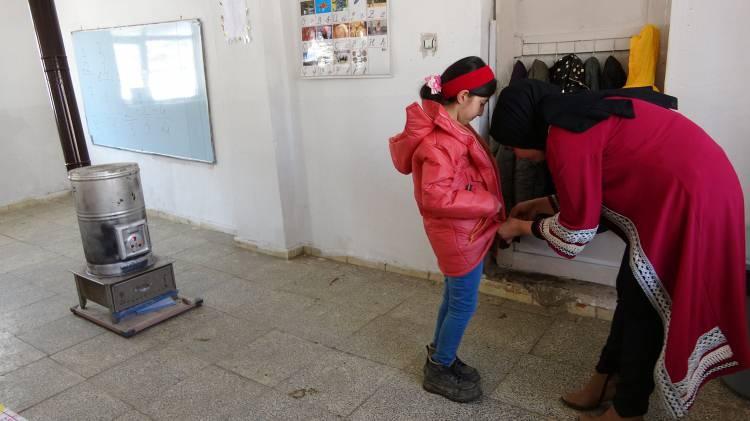 <div><strong>'GELECEĞİMİZ OLAN ÇOCUKLARIMIZ İÇİN FEDÂRLIK GÖSTERMEK İÇİN BURADAYIM'</strong></div>
<div> </div>
<div>Yaptığı işlerden ötürü oldukça mutlu olduğunu belirten Karaman,</div>