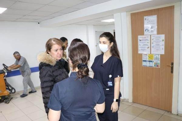<p>Her şeye rağmen her koşulda mesleklerine devam ederek hayat kurtarmak için çalışacaklarını kaydeden hemşire Sayın, "Bizim için en önemlisi insan hayatı. Olay sırasında kalp krizi geçiren hastayı duyunca tüm arkadaşlarım müdahale etti. </p>