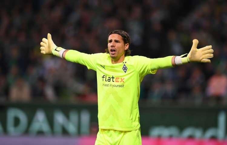 <p>* Yan Sommer / Borussia Mönchengladbach / 5 Mil. Euro</p>

