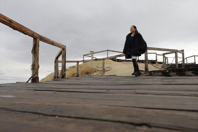 <p>Yoko, bir süre sonra eşinden ayrılsa da ilçede yaşamaya devam etti.</p>