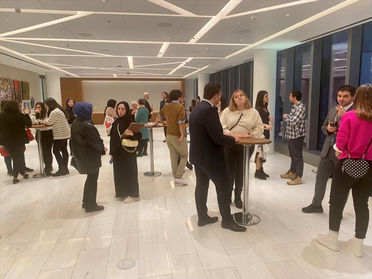 <p>Tufan, TÜBİTAK ile Yurtdışı Türkler ve Akraba Topluluklar Başkanlığı (YTB) gibi kurumların yurt dışında okuyan öğrenciler için birçok destek programlarının bulunduğunu belirterek, öğrencilere söz konusu kurumlarla irtibata geçmelerini tavsiye etti.</p>
<p>Programda öğrenciler, ABD üniversitelerinde görevli Türk asıllı öğretim görevlileriyle birebir iletişim kurarak, yakından tanışma fırsatı elde etti.</p>
