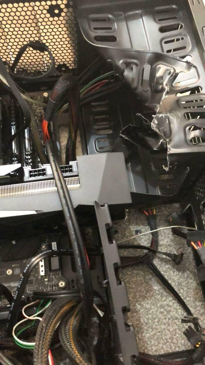 <p>Aldığı 3070 Ti kasaya sığmayınca...</p>